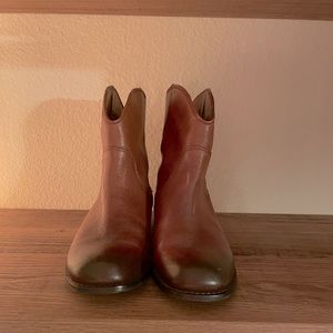 Jessica Simpson boots